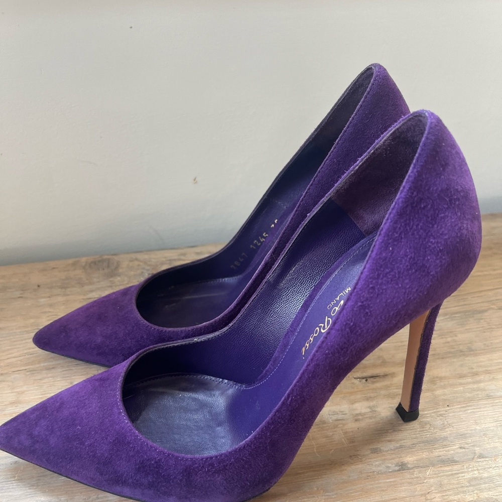 Size 6 1/2 Purple Suede Pumps